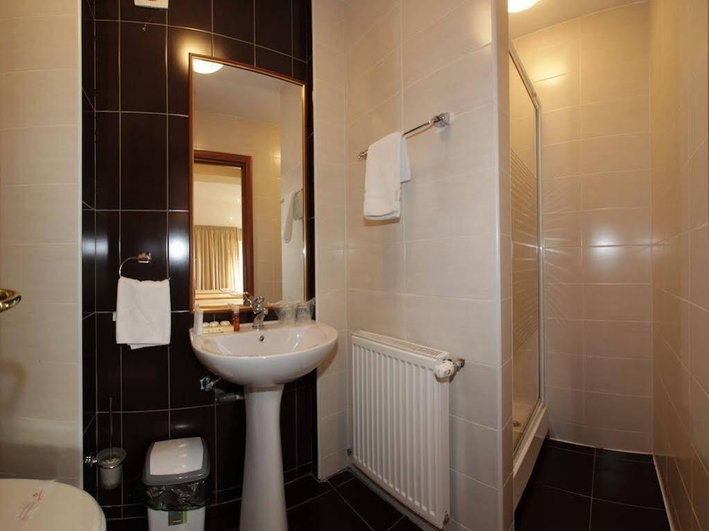 Hôtel Oscar à Cluj-Napoca Extérieur photo